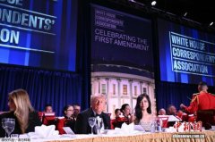 万斯先撤、总统跌倒？ 特朗普回应晚宴撤离细节